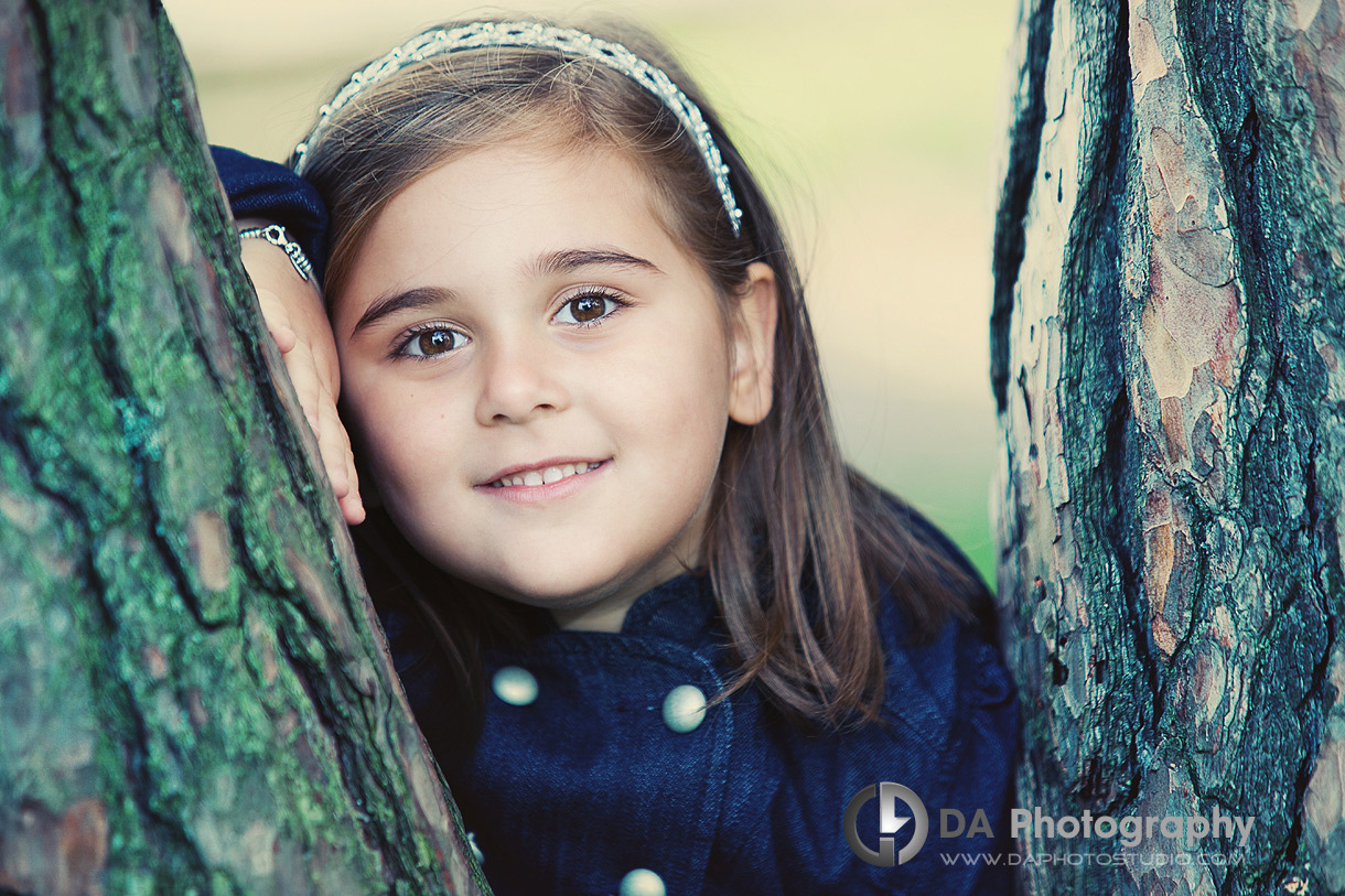 Children love this tree pose - DA Photography - Family Photography