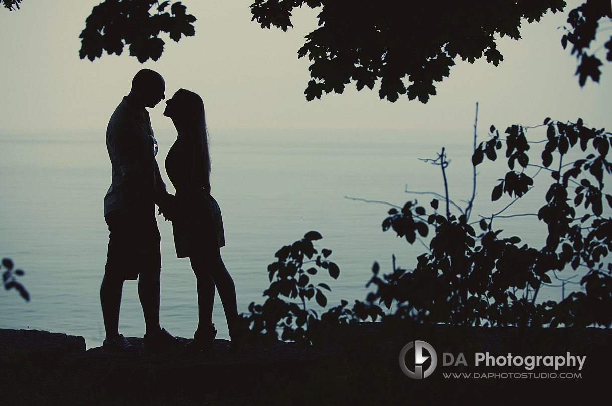 Silhouette's in Love - Engagement photographer