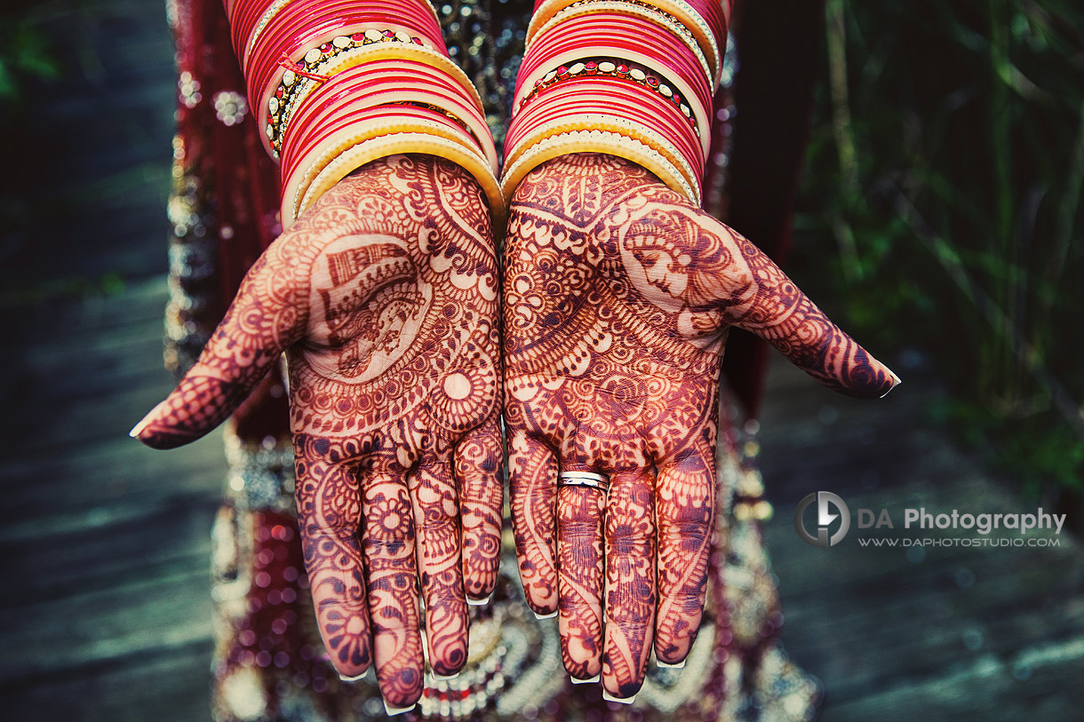 Mehndi, Hanna painted bride's hands- Indian Wedding Photographer