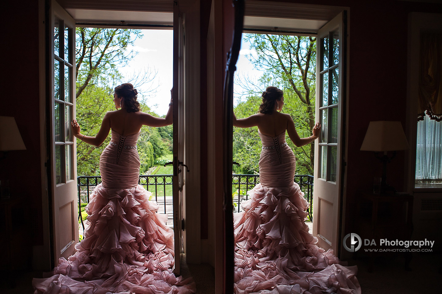 The bride to be reflection in the mirror - Engagement - wedding photographer