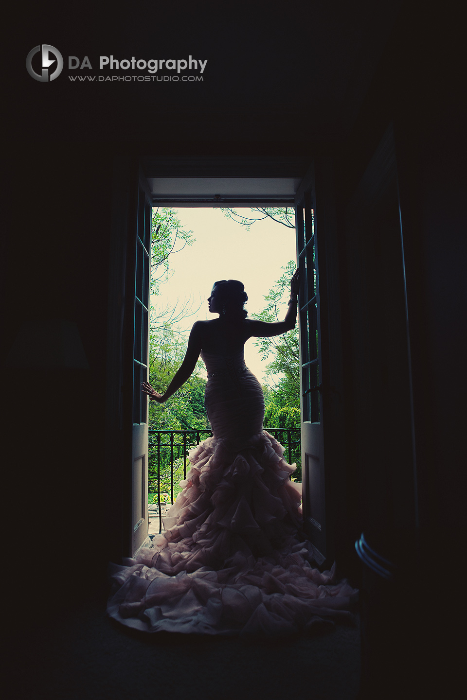 The bride to be silhouette - Engagement - wedding photographer