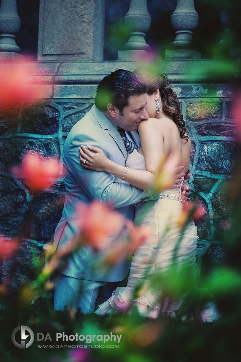 The look behind the flowers - Engagement - wedding photographer