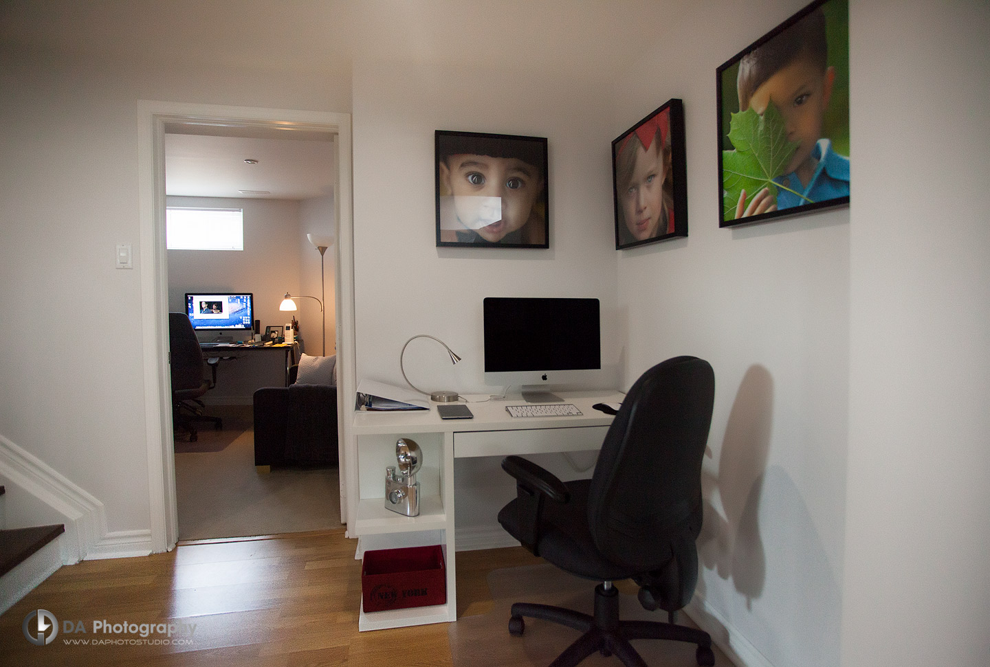 DA Photo Studio - Studio Manager Desk - Children Wall Display