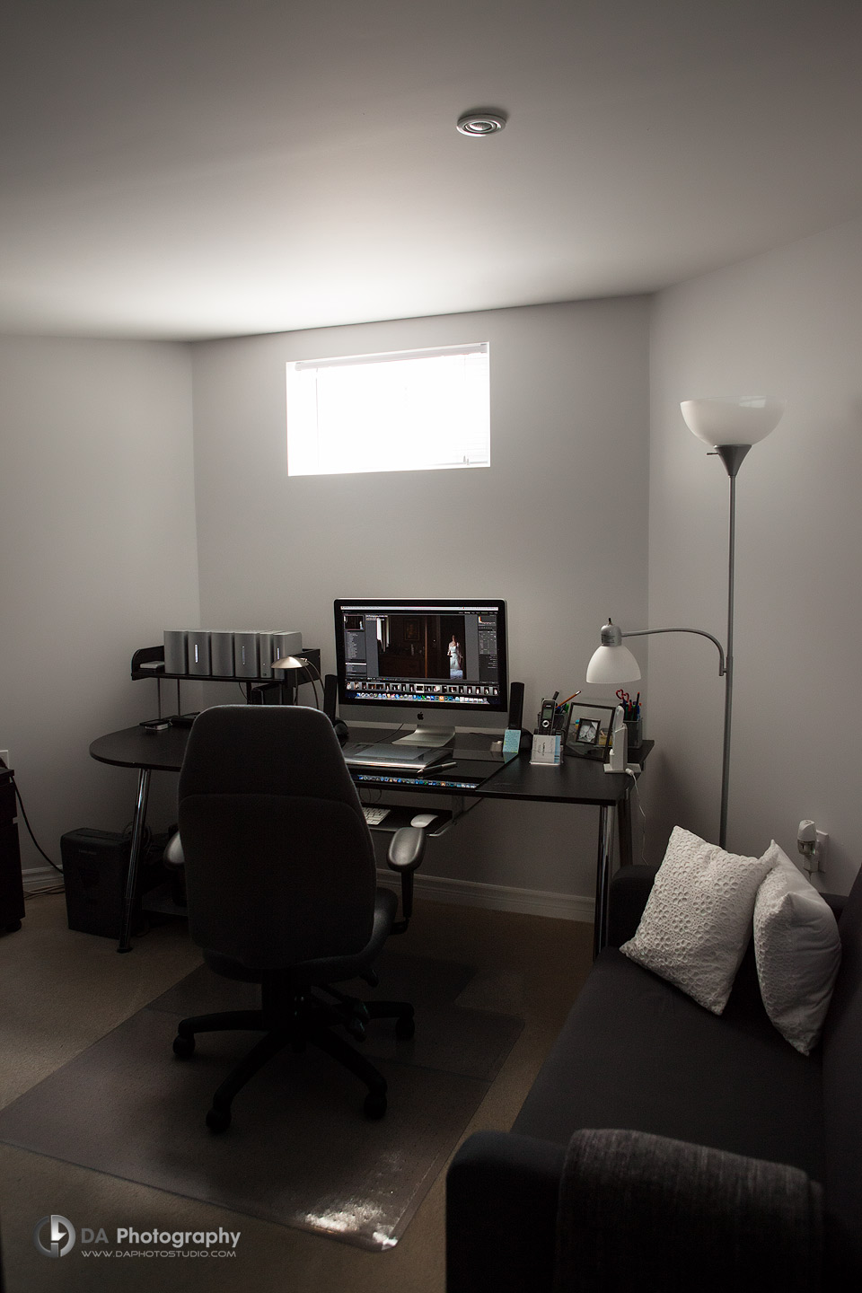 DA Photo Studio - Editing Room 