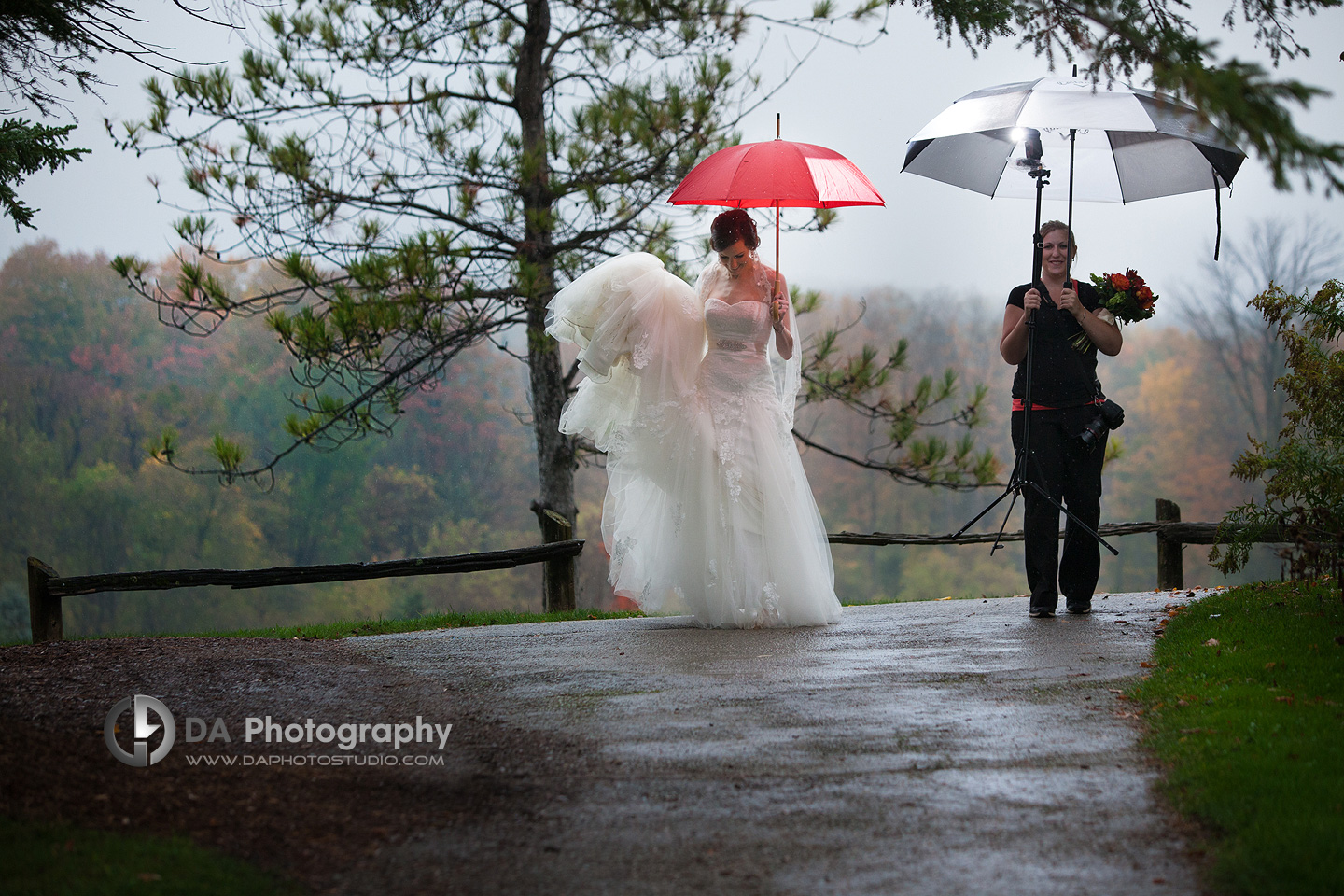 The rain and wedding photography Caledon Golf and Country Club - Wedding Photographer
