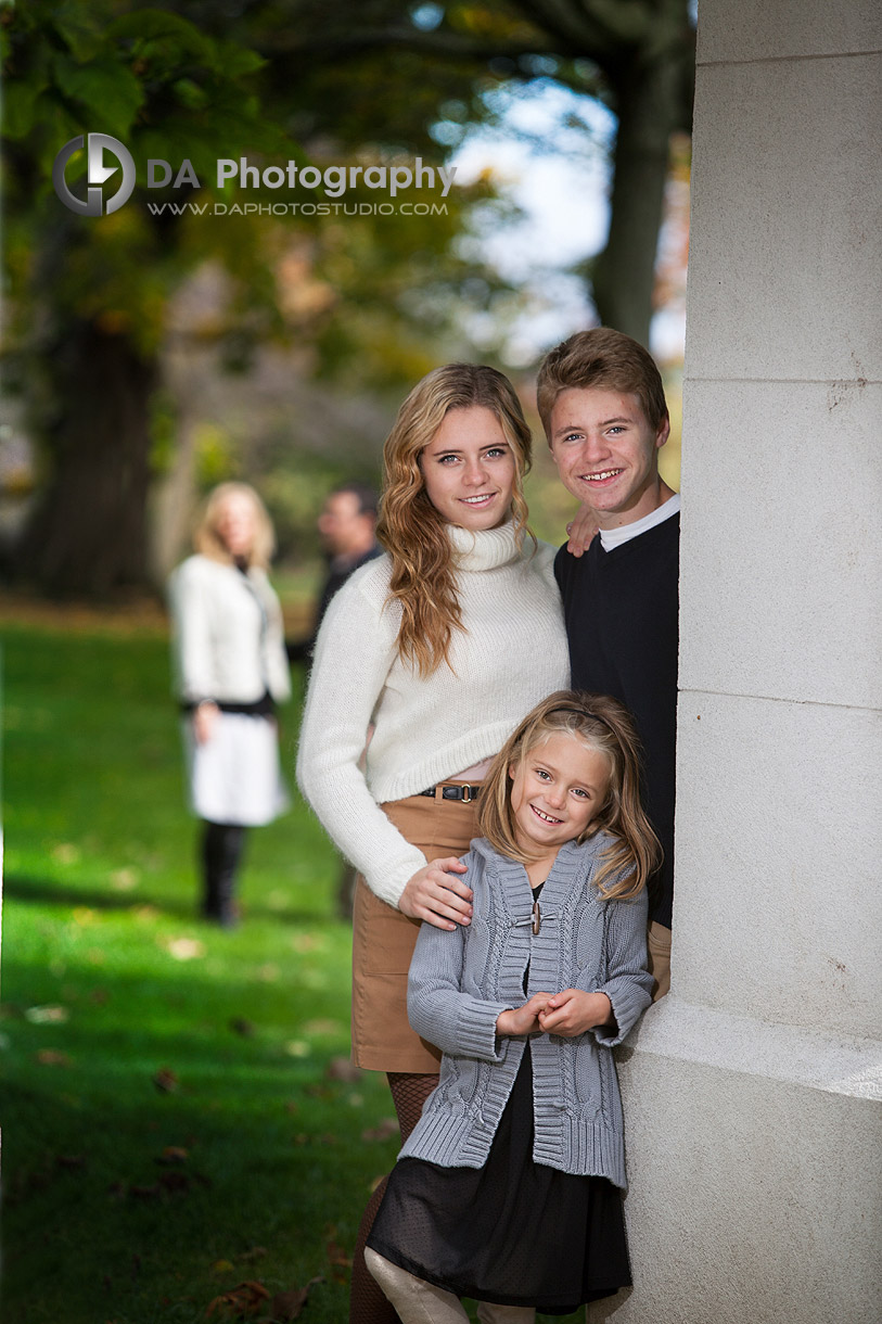 Family portrait  in Fall - Children Photographer, we travel 