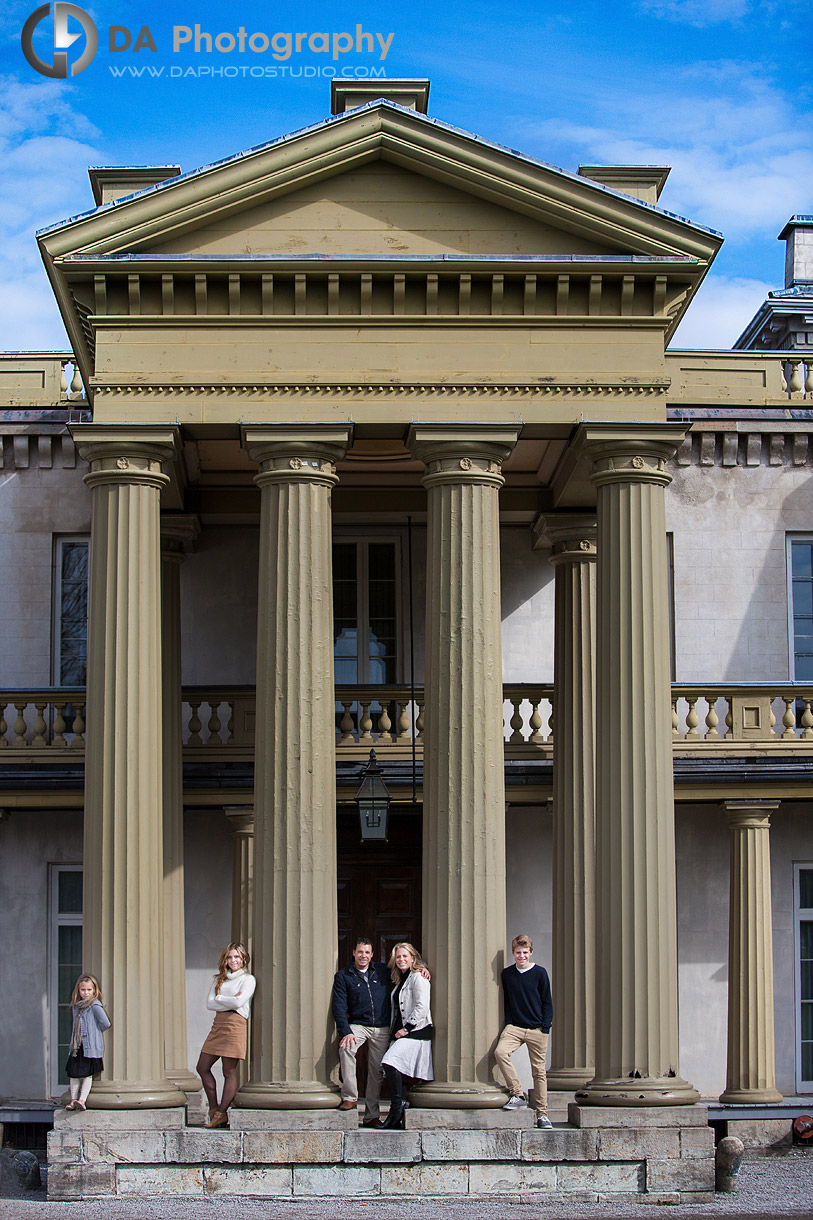 Family portrait At Dundurn Castle, Hamilton - Local Photographer, we travel 