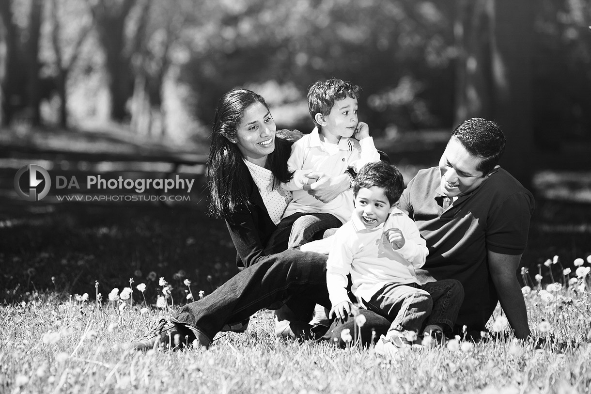 Family portrait with twins in Spring, Kelso, Milton - Family Photographer