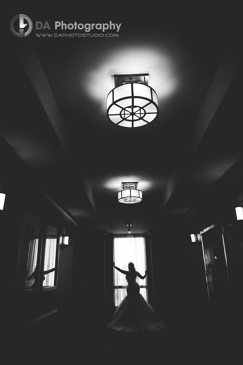 Bride's Silhouette in Black and White - Wedding Photography by Dragi Andovski - Terrace On The Green - Brampton, ON