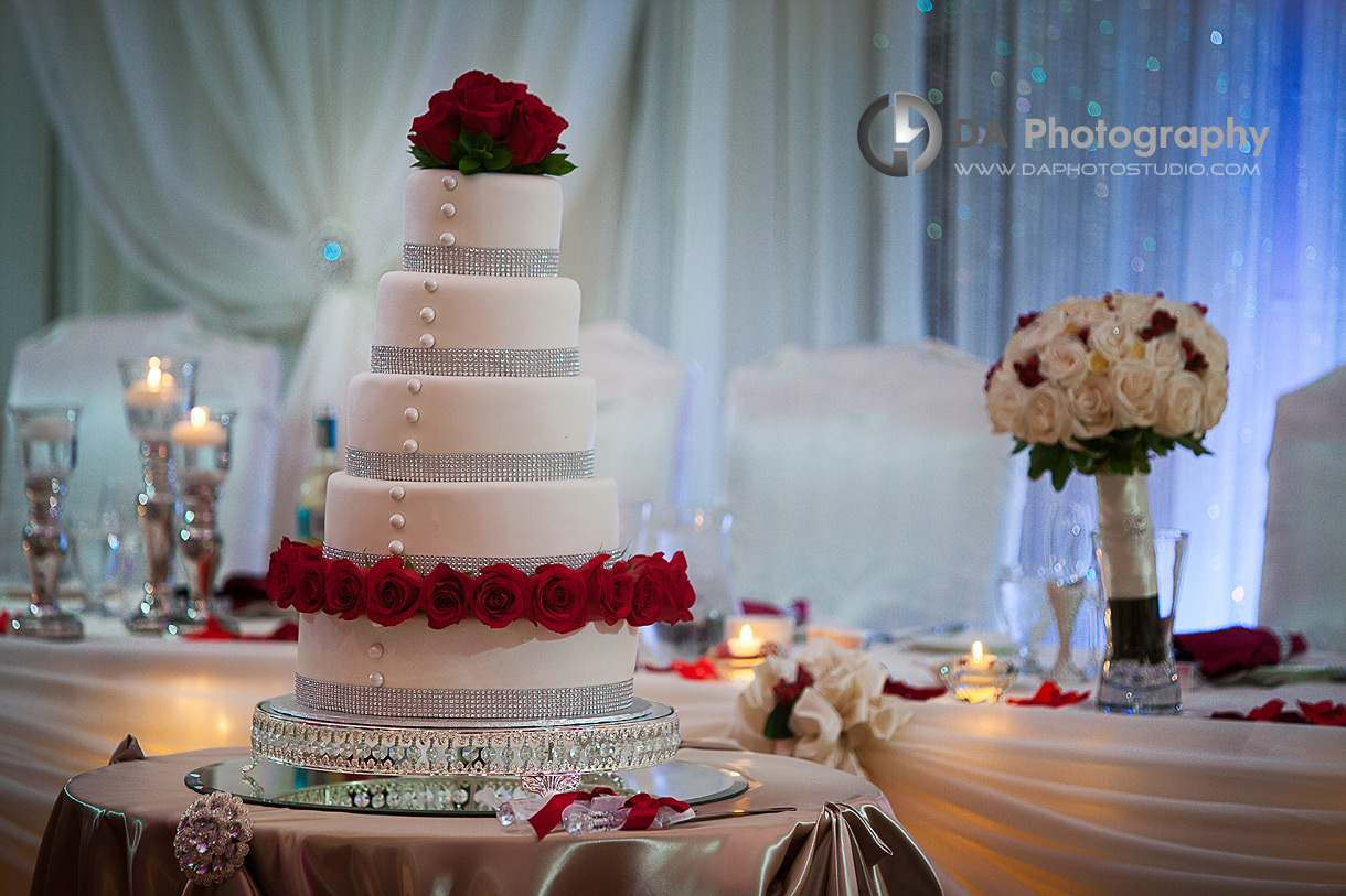 Beautiful Wedding Cake - Wedding Photography by Dragi Andovski - Terrace On The Green - Brampton, ON