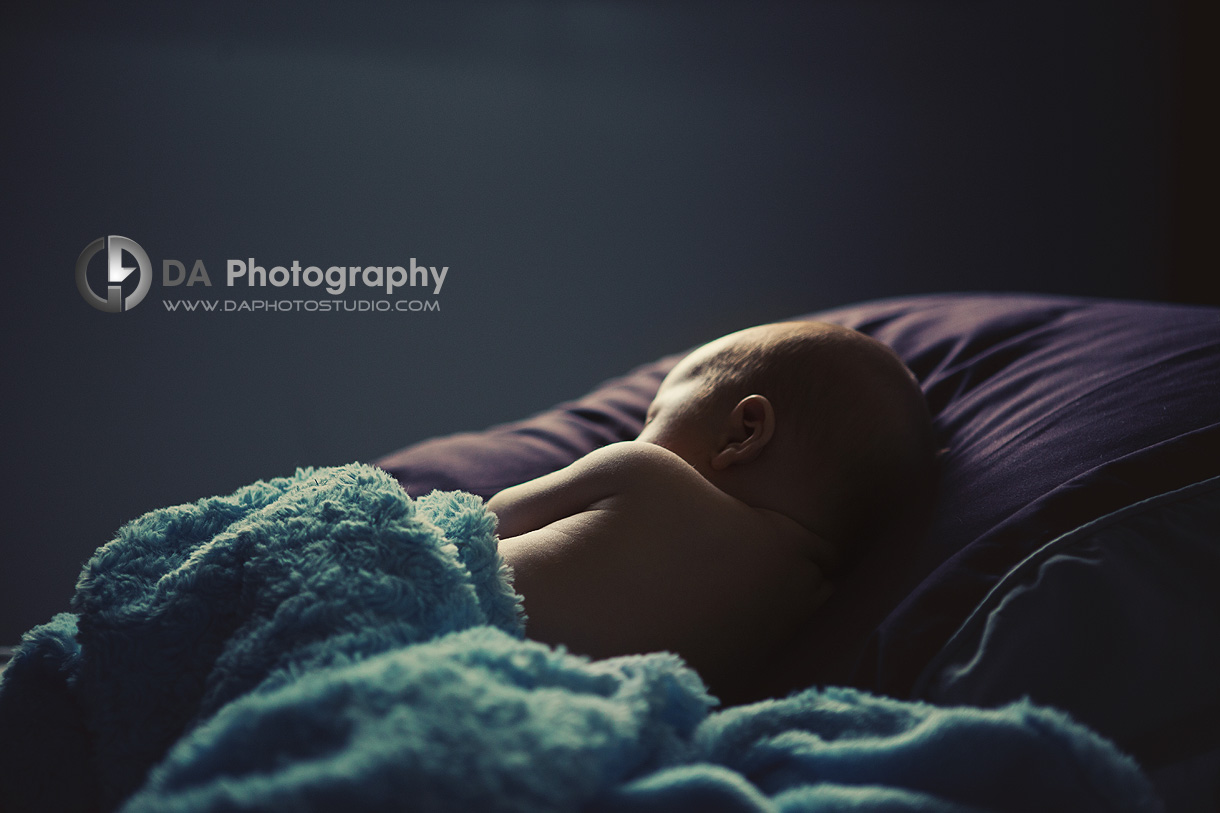 Sleeping Baby Photo with Natural Light - Newborn Photography by Dragi Andovski - www.daphotostudio.com