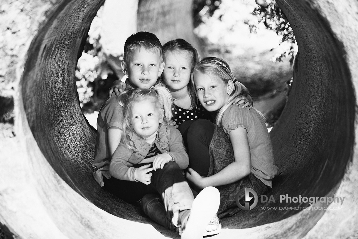 Natural Props - Unique Sibling Photo - Family Photography by Dragi Andovski - Burlington's Royal Botanical Gardens, ON
