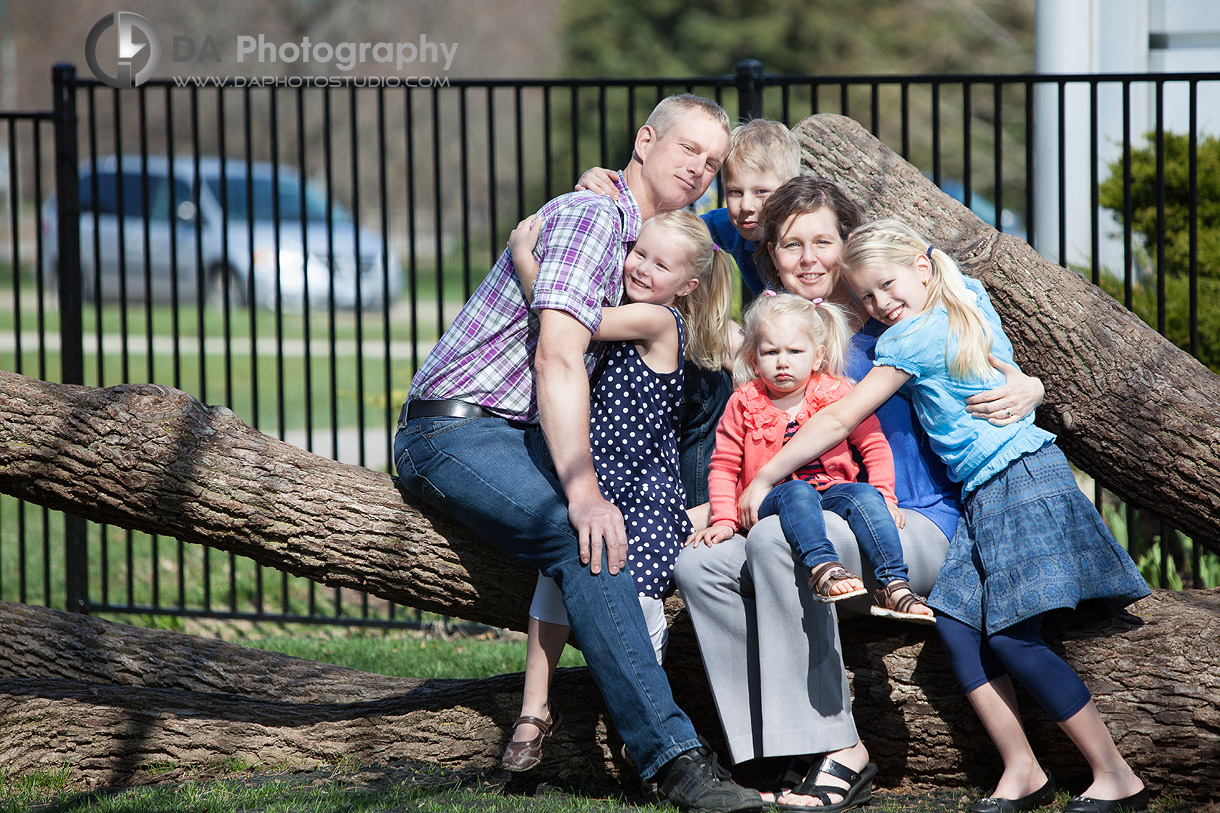 Family Portrait On Location - Family Photography by Dragi Andovski - Burlington's Royal Botanical Gardens, ON