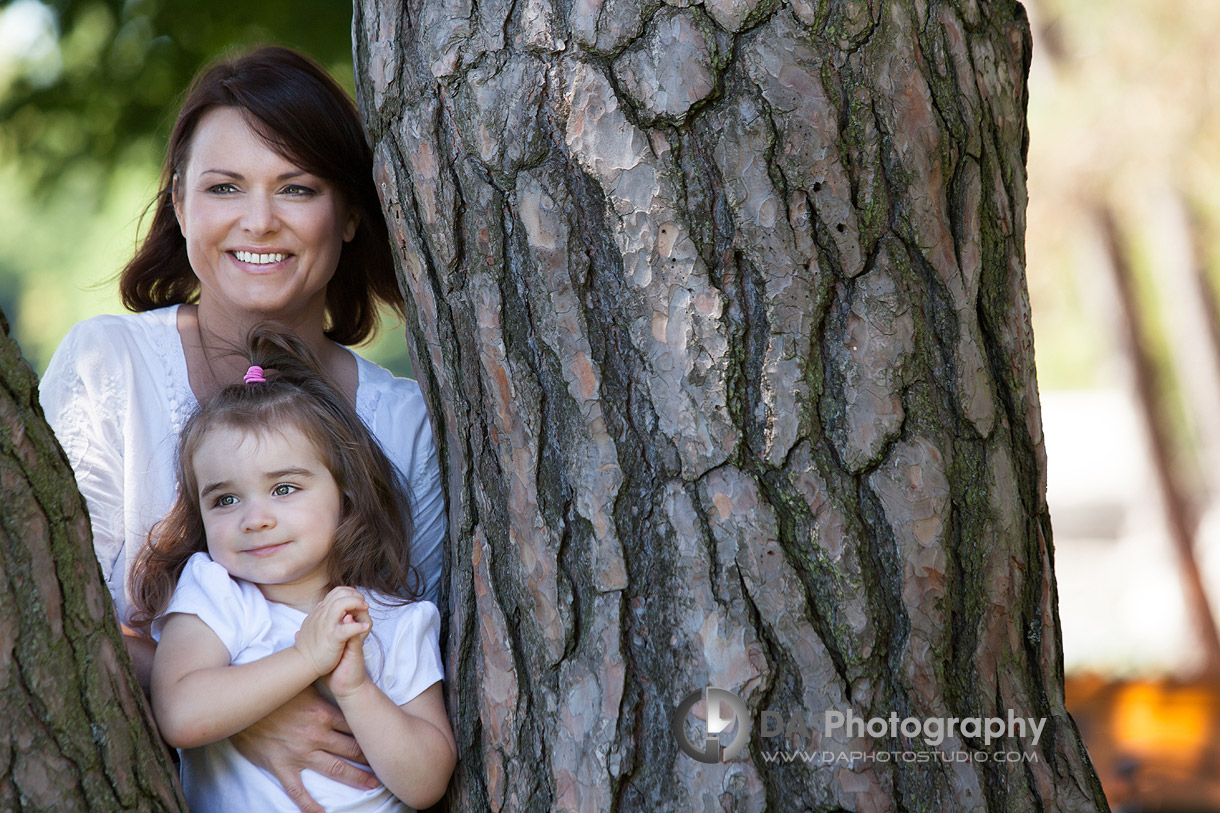 Mommy and her little girl portrait - at Gairloch Gardens, Oakville by DA Photography , www.daphotostudio.com