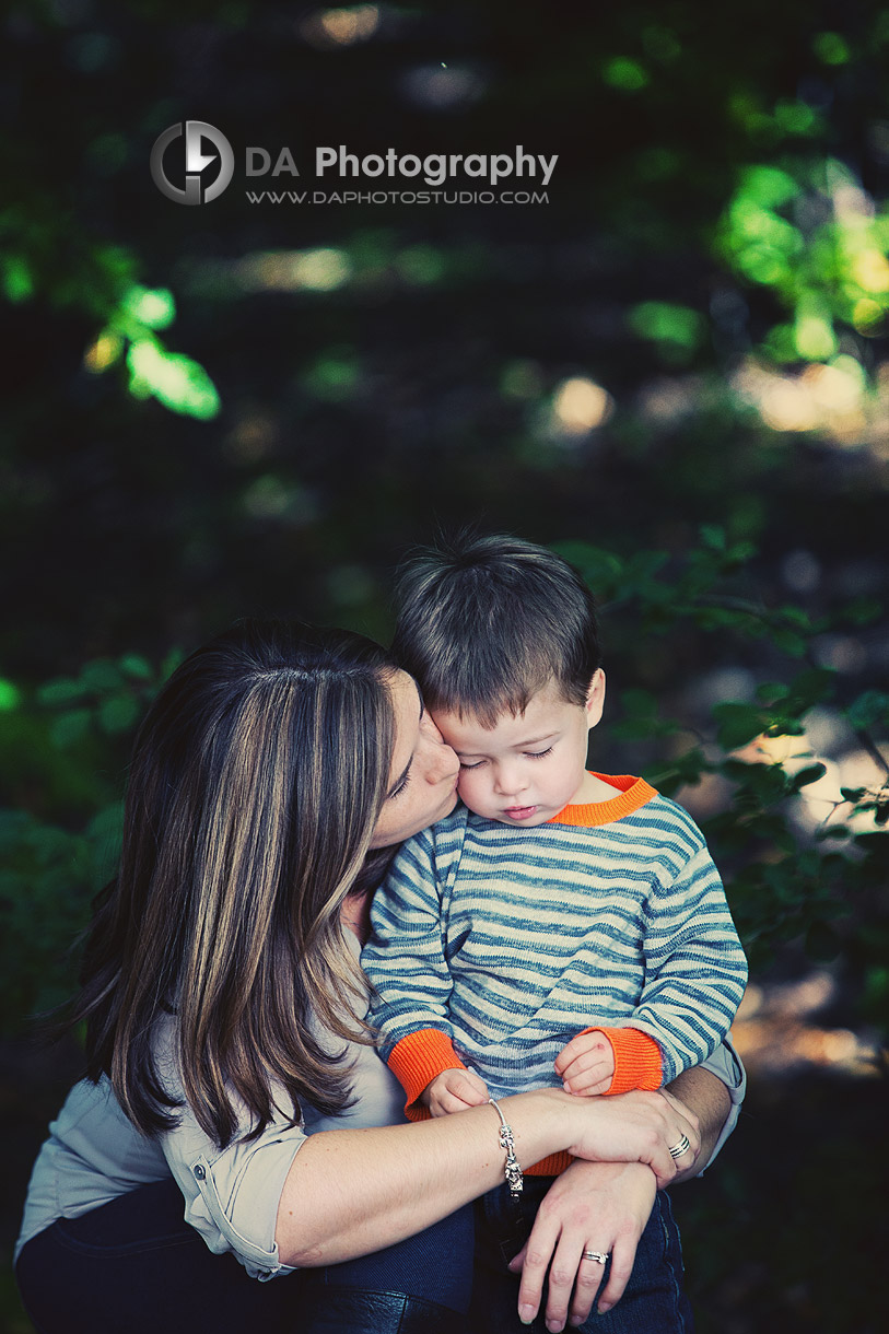 Parents Love - Heart Lake Conservation Area, Brampton by DA Photography , Family Photography