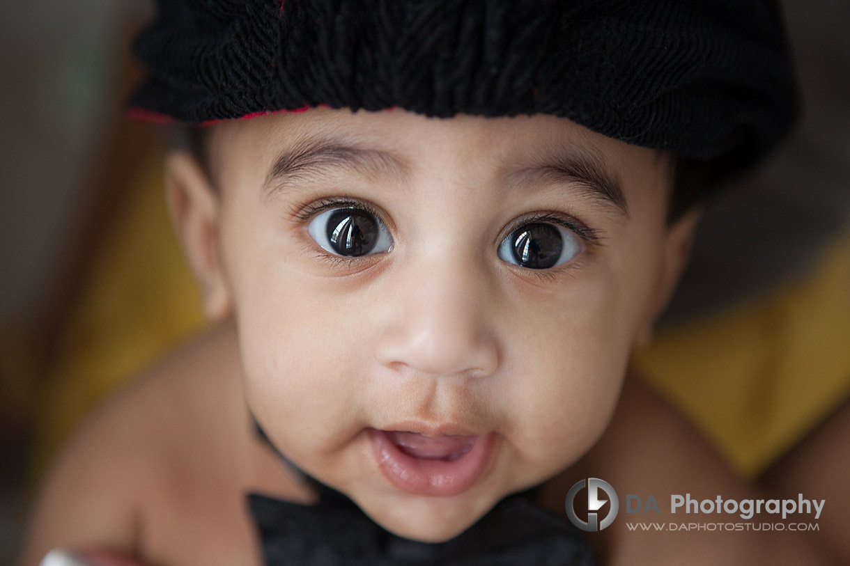 The little boy with his beautiful big brown eyes - Lifestyle Photo Session by DA Photography, www.daphotostudio.com