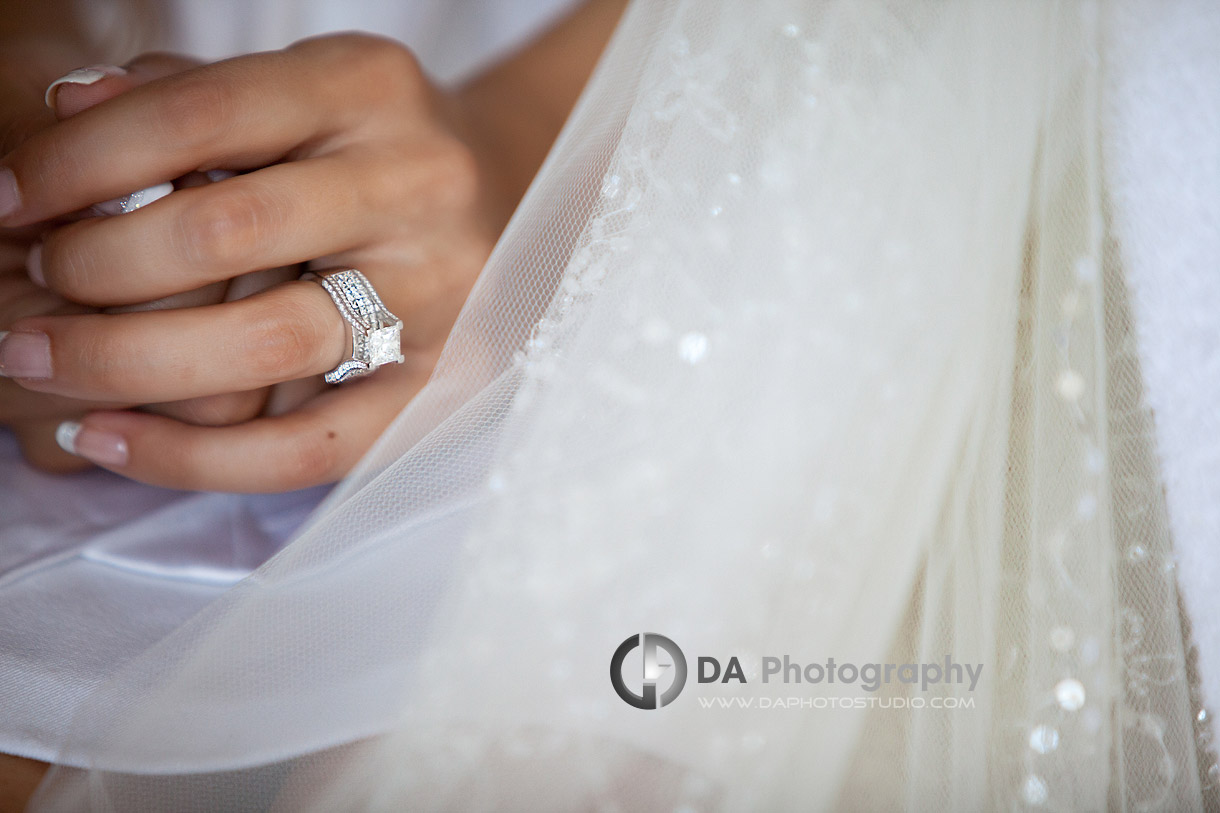 Wedding day, bride is getting ready - by DA Photography at West River, www.daphotostudio.com