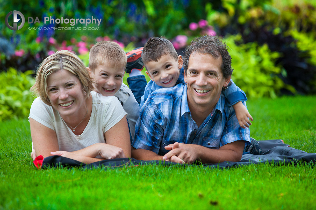 Family Fun at the grass - Fall Family Photos by DA Photography - Gairloch Gardens, Oakville - www.daphotostudio.com