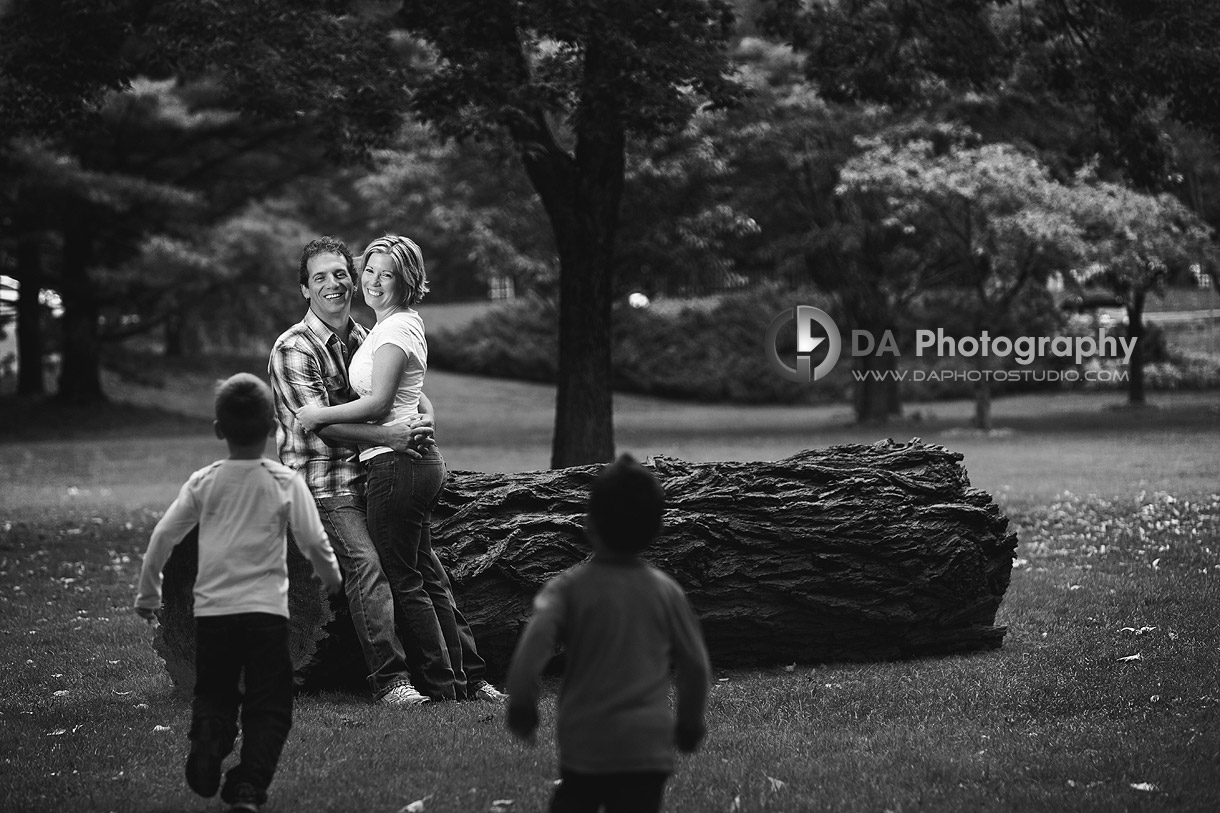 A Family - Fall Family Photos by DA Photography - Gairloch Gardens, Oakville - www.daphotostudio.com