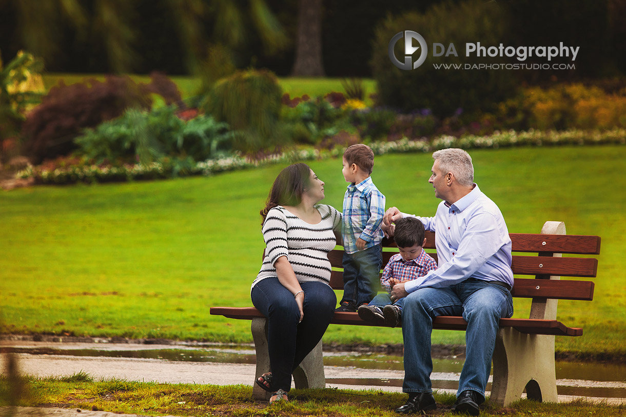 Outdoor Family Portrait in Oakville in Fall