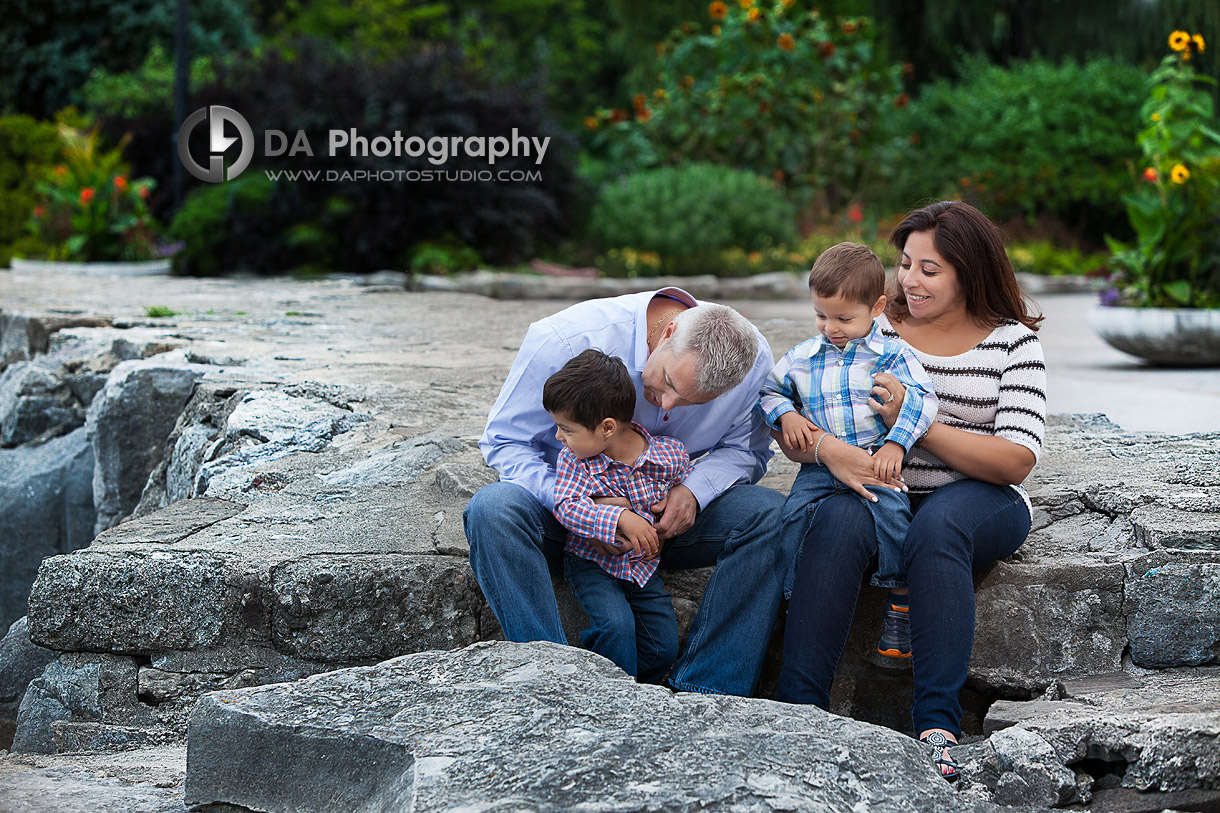 Oakville's best outdoor family photo locations