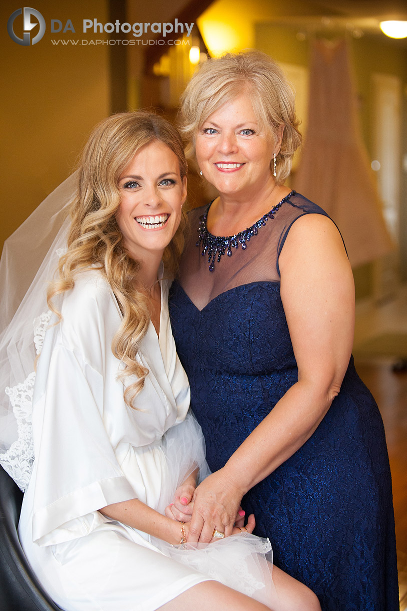 Bride with her mom in Hamilton