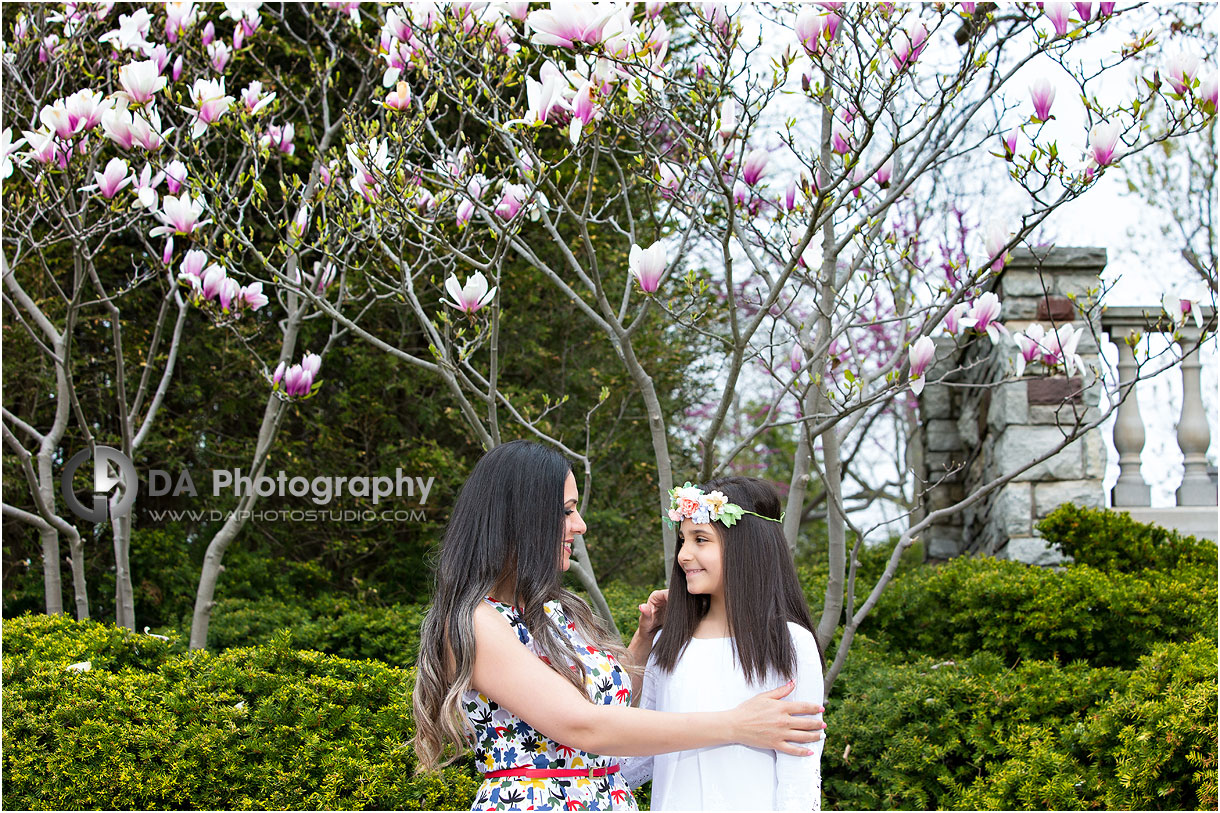 Photographer at Paletta Mansion for Spring Family Portraits