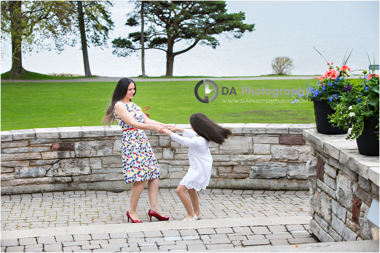 Paletta Mansion Fun Spring Family Portraits