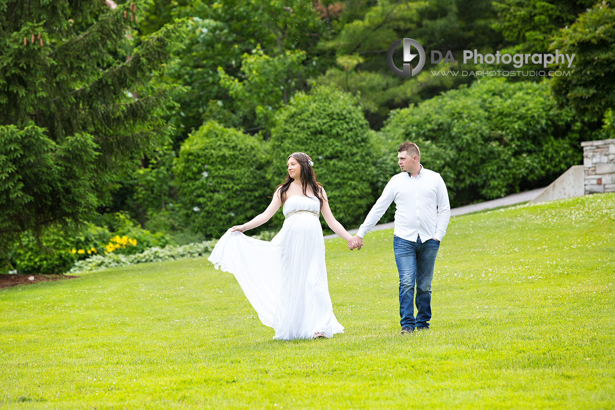 Summer maternity photos in Burlington