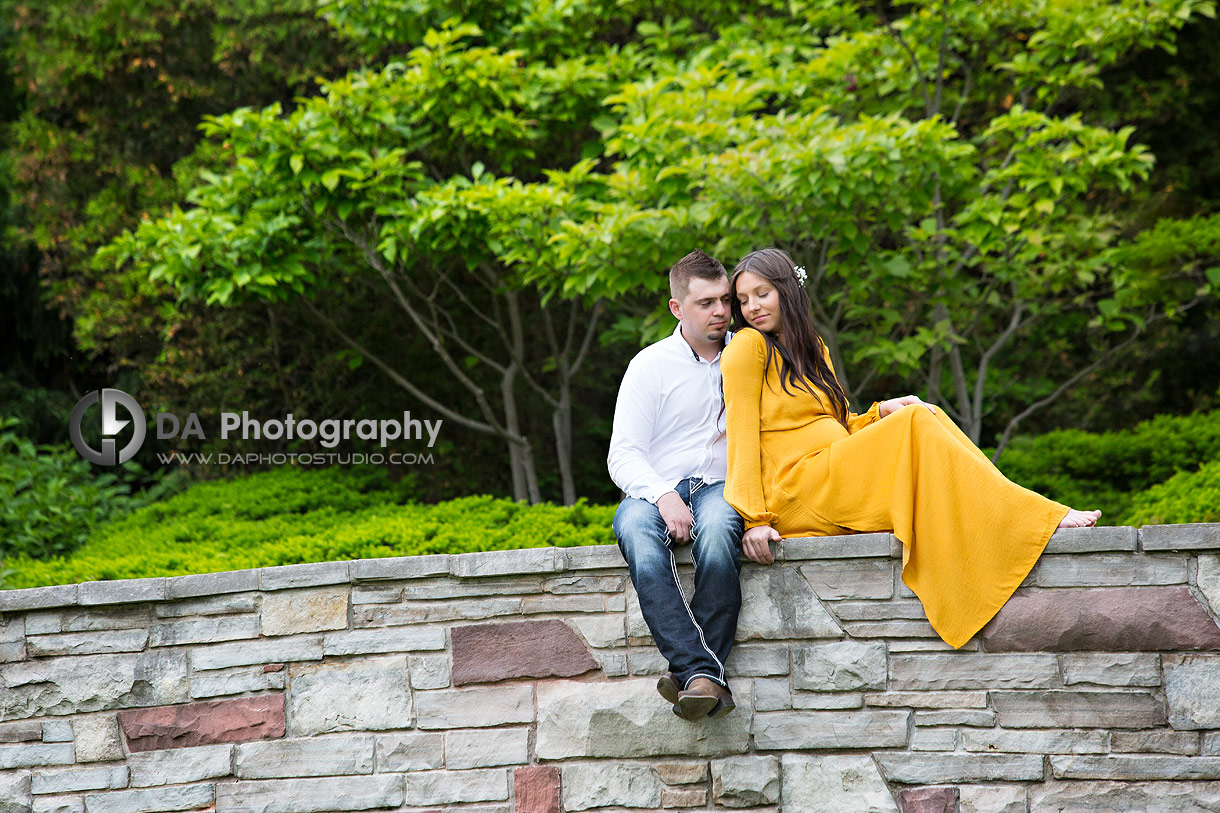 Intimate maternity photography at Paletta Mansion