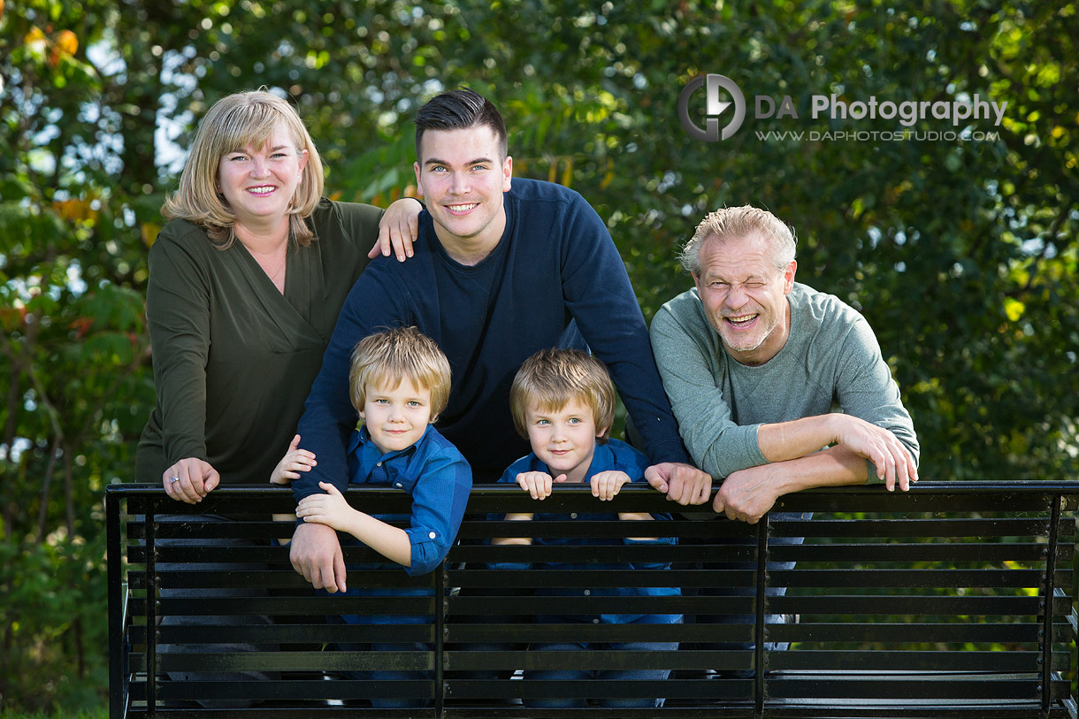 A photographer's complete guide: posing families | Unscripted Photographers