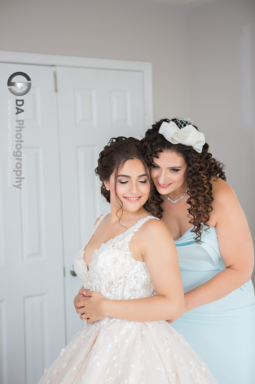 Picture of mom with her daughter on a wedding day