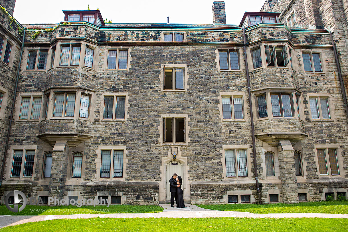 Engagement in the courtyard at Knox College