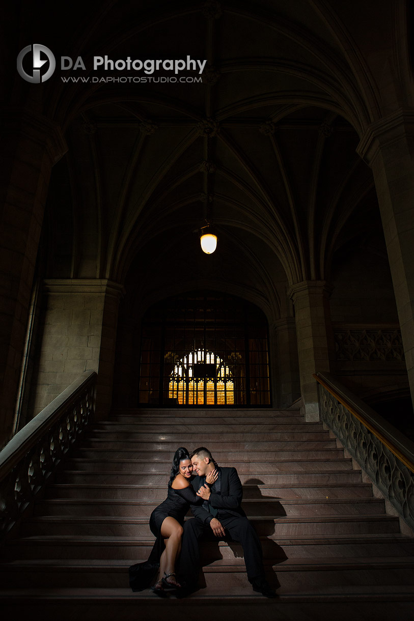 Couple at the stairs at Knox Collage