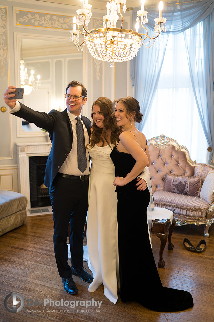 Bridal party takes selfie on a wedding day