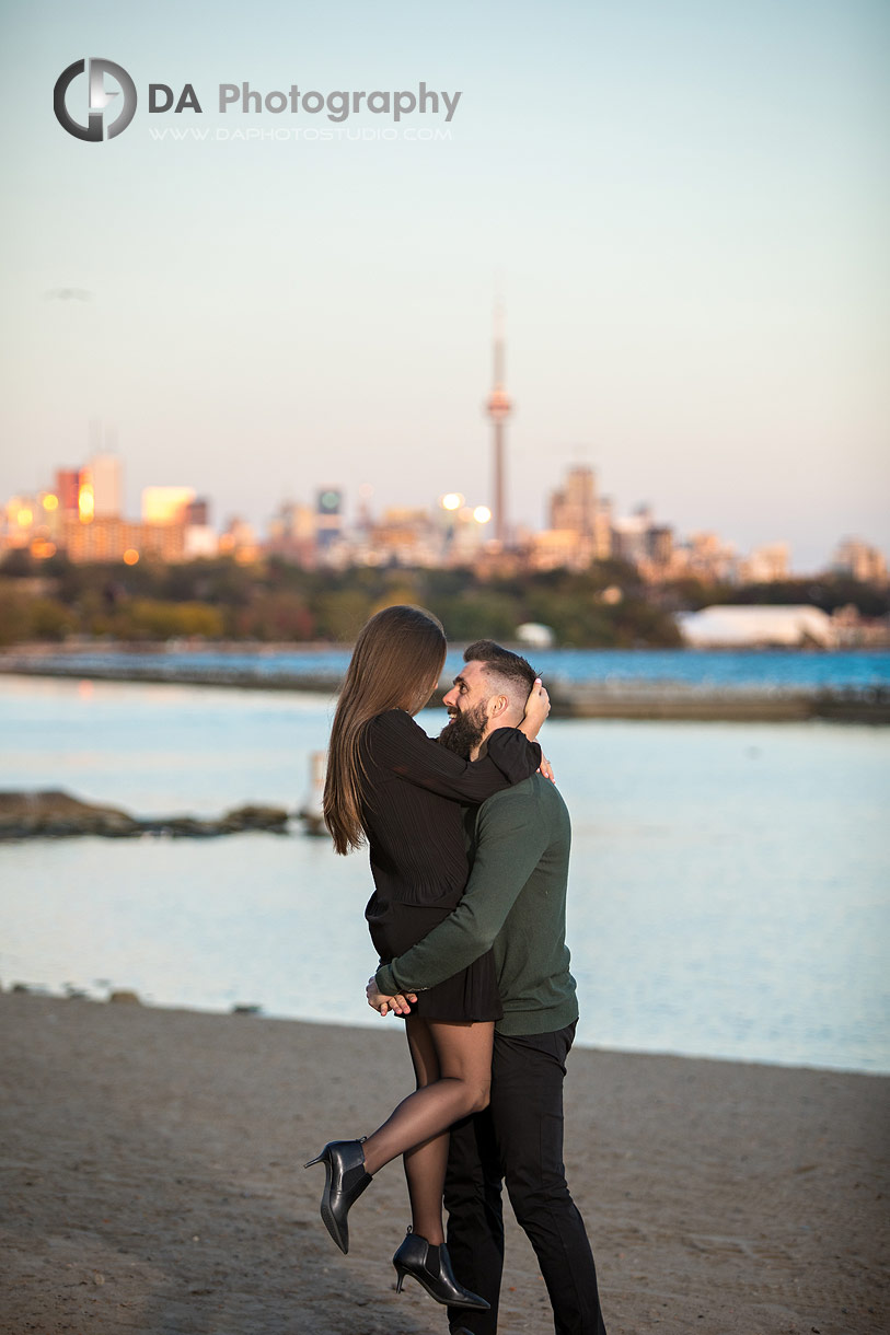 Toronto engagement photographer at Sunnyside Park