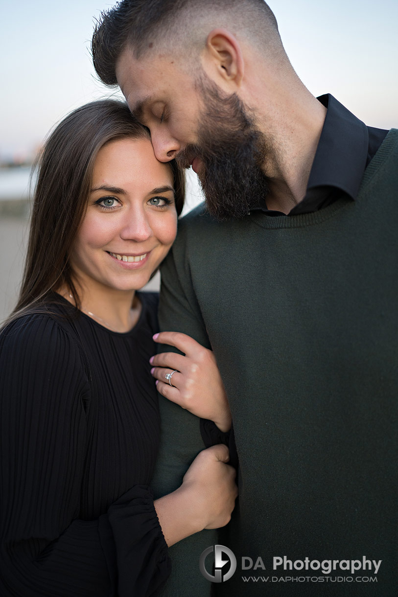 Intimate engagement photos at Sunnyside Park