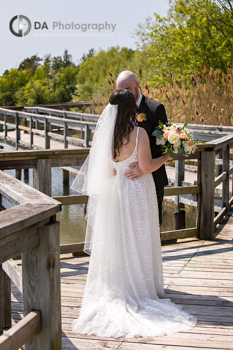 Bride and Groom in Niagara