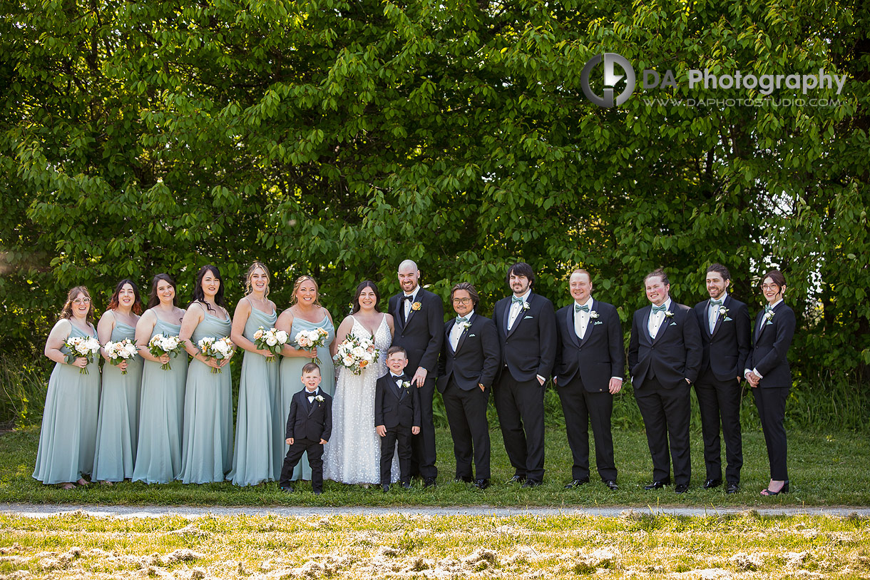 Bridal party photo in Niagara